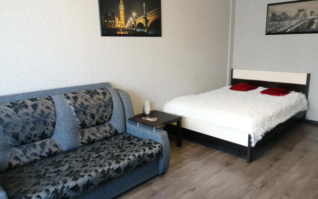 Lux Apartments на набережной Дубровинского 76