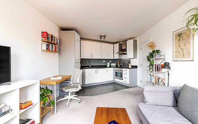 Chic & Modern Dalston Apartment