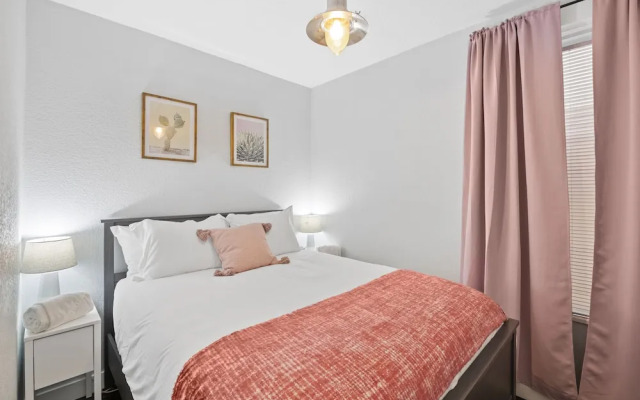 City Oasis with Inviting Flair