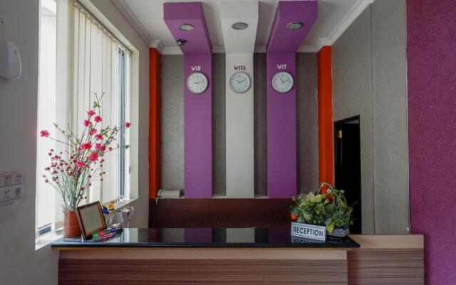 RedDoorz near Monumen Habibi Ainun