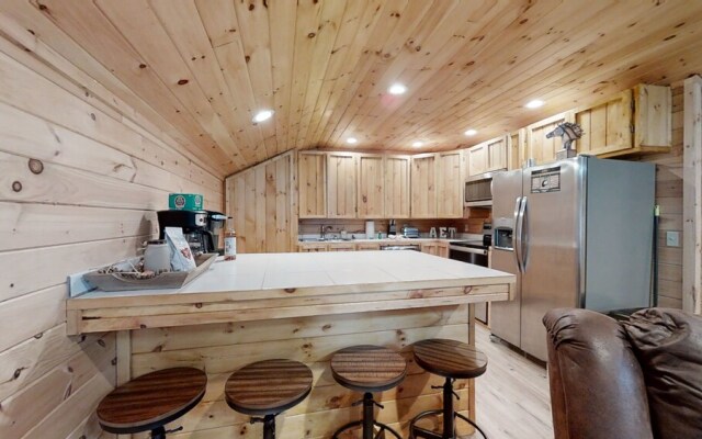 Double L Ranch 1 Bedroom Farmhouse by RedAwning