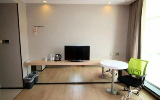 Shangyijia Themed Hostel