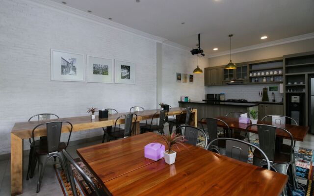 Airy Kertajaya Indah Timur Lima Belas 17 Surabaya