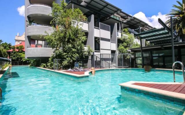 Contemporary 1 Bedroom Teneriffe Apartment with Pool and Gym