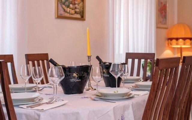 Nice Home in Jelsa With Wifi and 3 Bedrooms