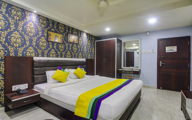 Itsy by Treebo - Golden Fiesta