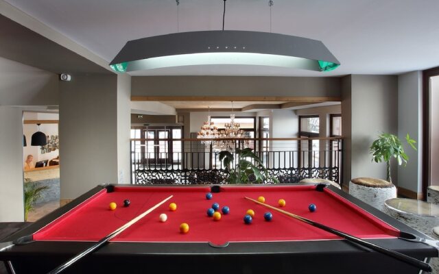 Luxury Apartment With a Balcony in the Lively Arc 2000