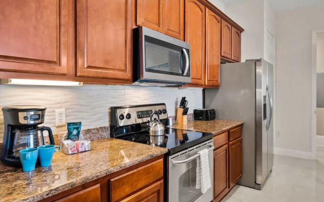 4804 Cayview Avenue #401