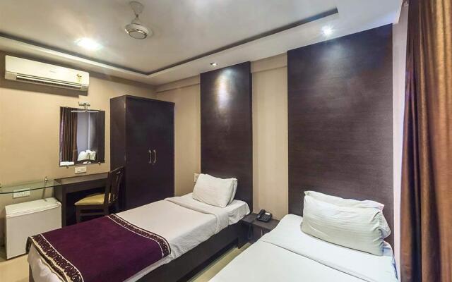 OYO 13414 Hotel Ambrosia