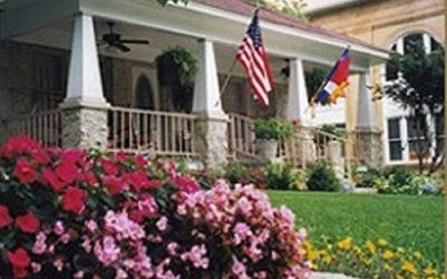 Chez Lafayette Bed and Breakfast