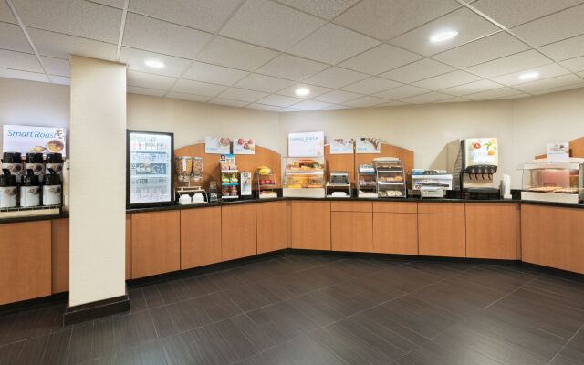 Holiday Inn Express Hotel & Suites Bentonville by IHG