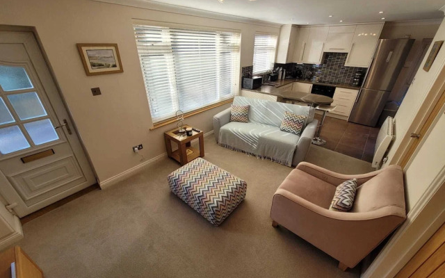 The Mumbles - Bungalow - 2 Bedrooms - Pet Friendly