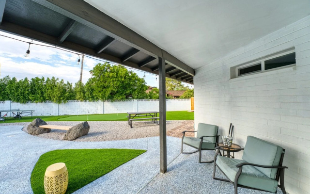 3BR Sleeps 8 Pool Putting Green BQQ Large Island!