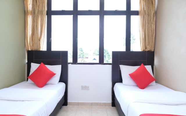 OYO 717 MR J Hotel Wakaf Che Yeh 2