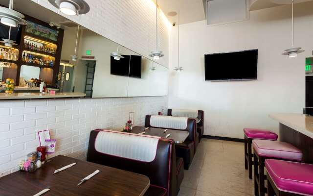 Ramada Plaza by Wyndham West Hollywood Hotel & Suites