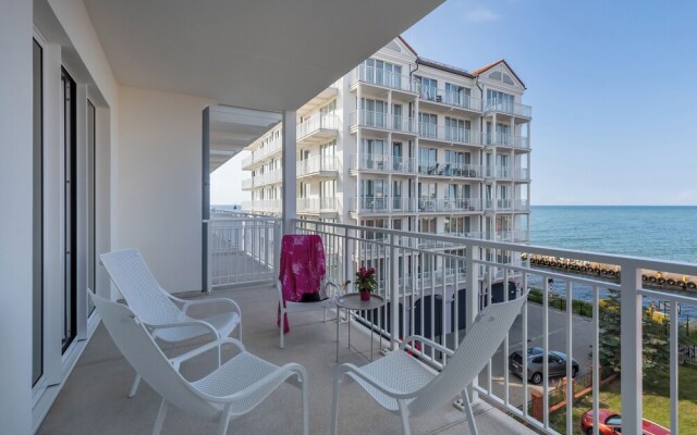 Bulwar Zachodzącego Słońca by Renters