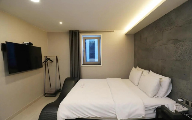 The Unique Hotel 28
