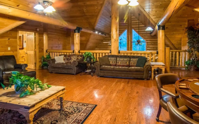 Moose Hollow Lodge