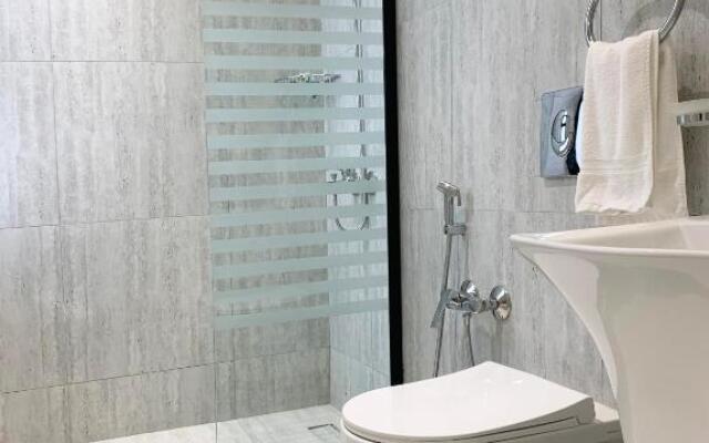 Kease Arid H -7 Luxury Gold Balcony AG61