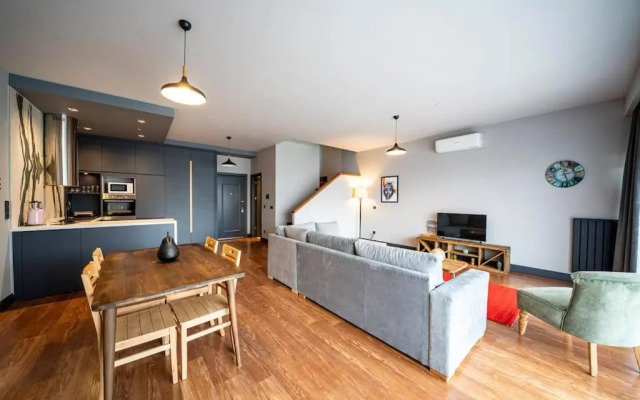 Superior, dublex residence,7/24 Security,2 bedroom ( Benesta 231 )