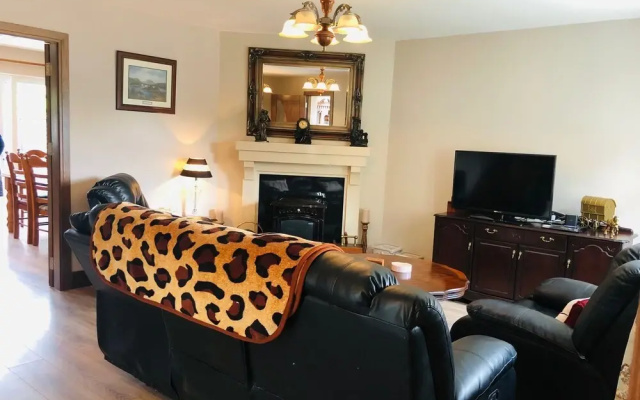 3 Bedroomed House Minutes Walk From Kenmare Town
