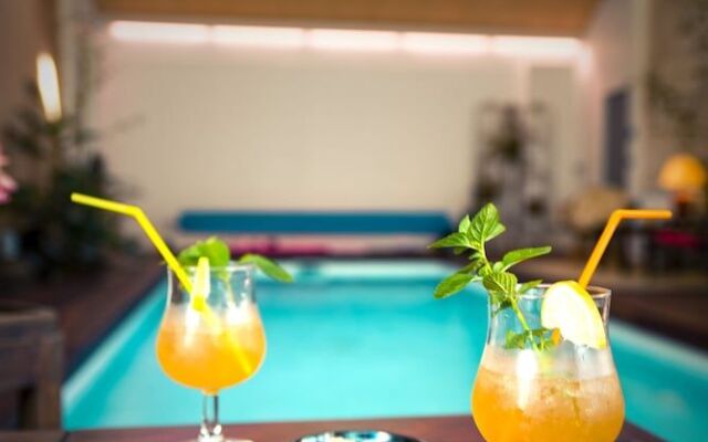 Pavillion du Chateau de Saint Augustin