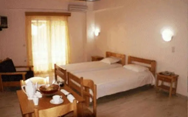 Kastro Beach Hotel