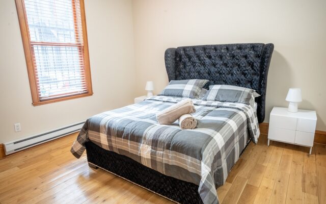 Chic 2BR near Little Italy 5min to Metro