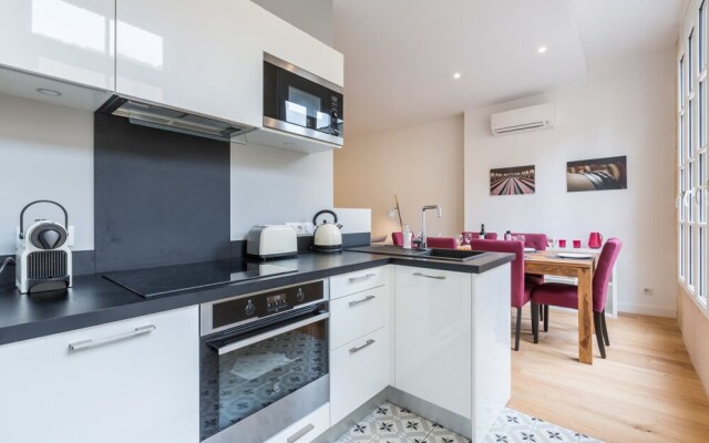 Gorgeous Apartment and Terrace in the City Center