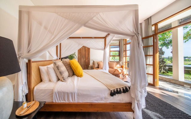 Stunning 4BR Private Villa in Canggu