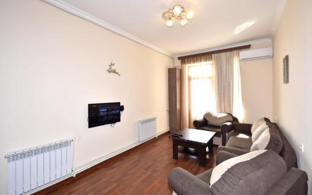 Mashtoc33 New apartment Yerevan center