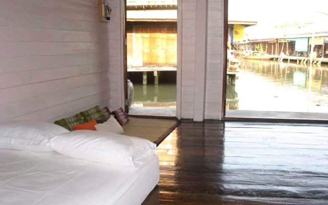 Ploen Amphawa Resort