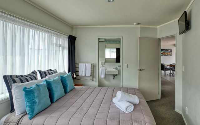 Ika Nui Taupo – Guest Rooms – Taupo