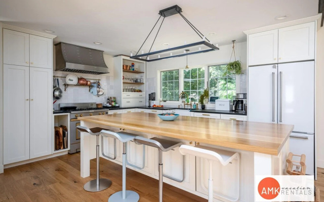 Beautiful Custom Lake House