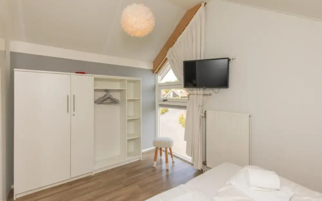 Enjoy Luxury and Comfort in Holiday Villa Kavel 10