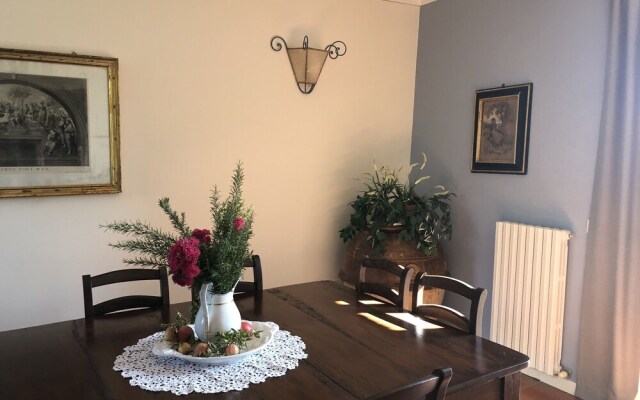 6 Bedrooms Umbrian farmhouse