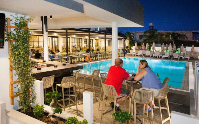 Pefkos Hotel