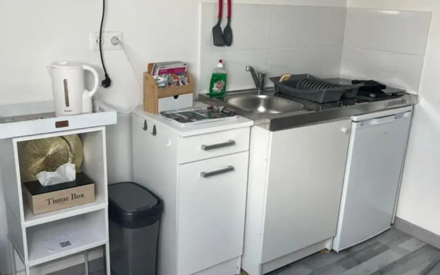 Studio / chambre calme prés de l'étang st pierre.