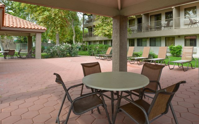 Holiday Inn Express Palm-Desert by IHG