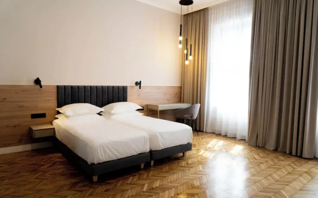 Bloom Downtown Suites