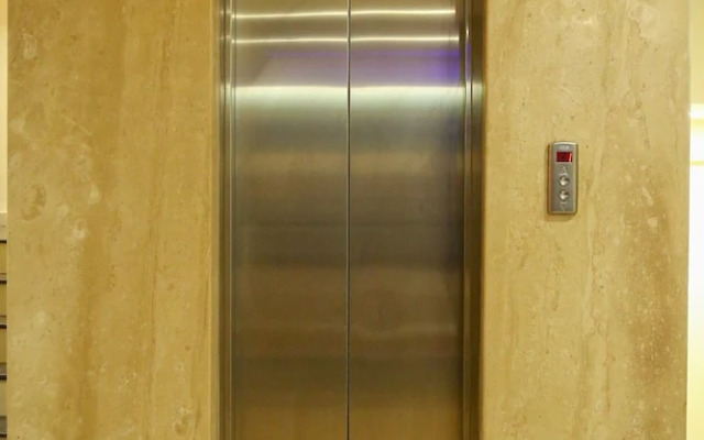 Hotel Madhuri Executive
