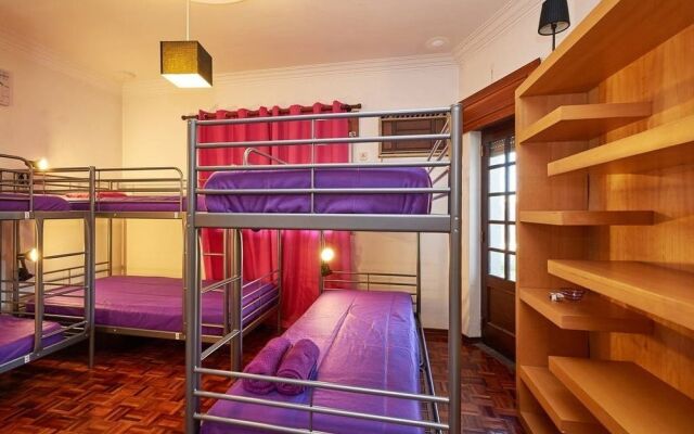 Help Yourself Hostels - Carcavelos