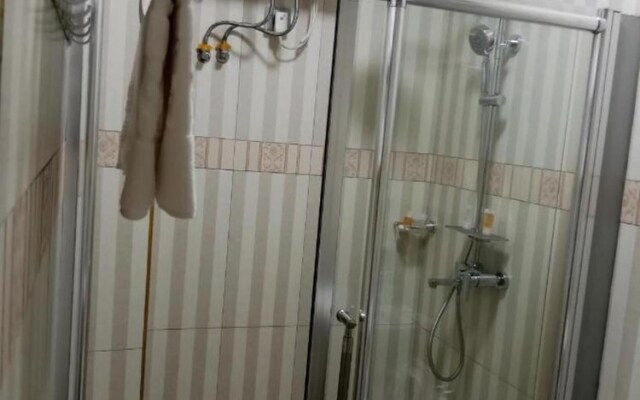Hera Hotel