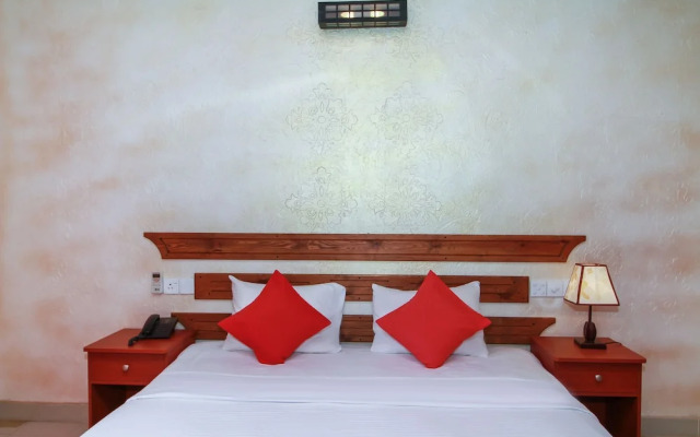 OYO 242 Dhanamuthu Hotel And Banquets