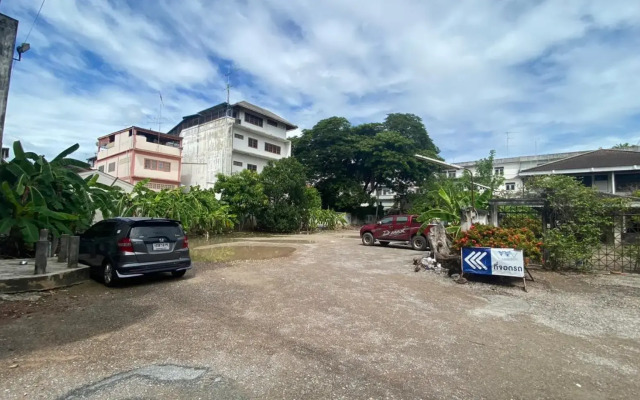 Alongkorn hotel by SB