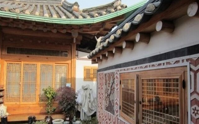 Tea Hanok Guesthouse