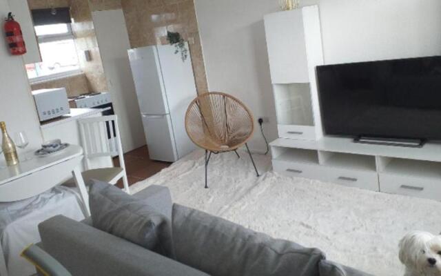 Seadell 2 Bed Coastal Chalet in Hemsby, Great Yar