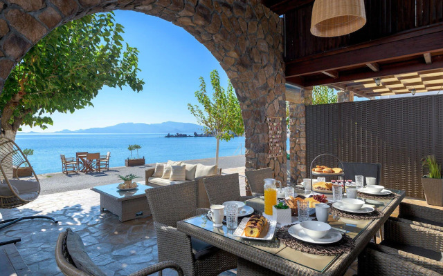 holiday home, Charaki