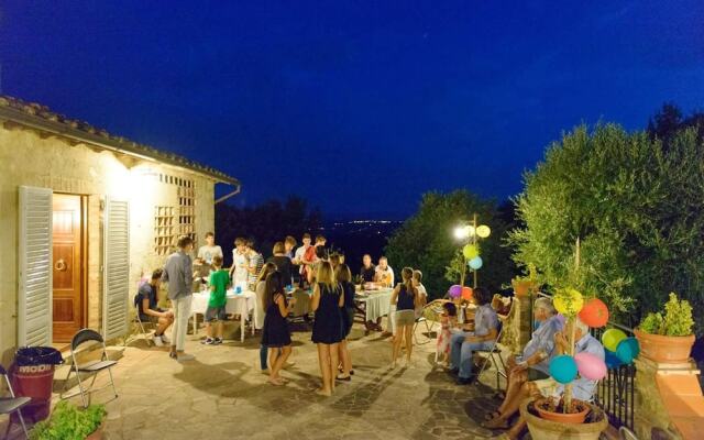 House With 3 Bedrooms in Poggibonsi, With Furnished Garden