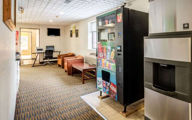 Econo Lodge Cadillac